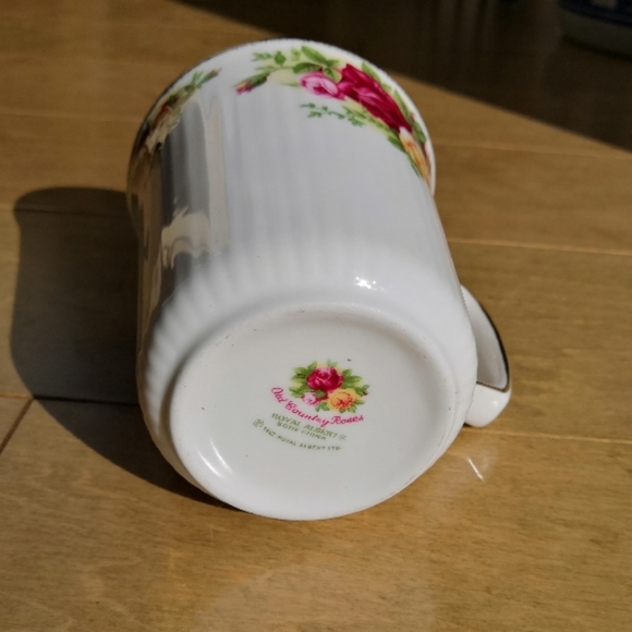 Royal Albert Rose Mug - Picture 6 of 6